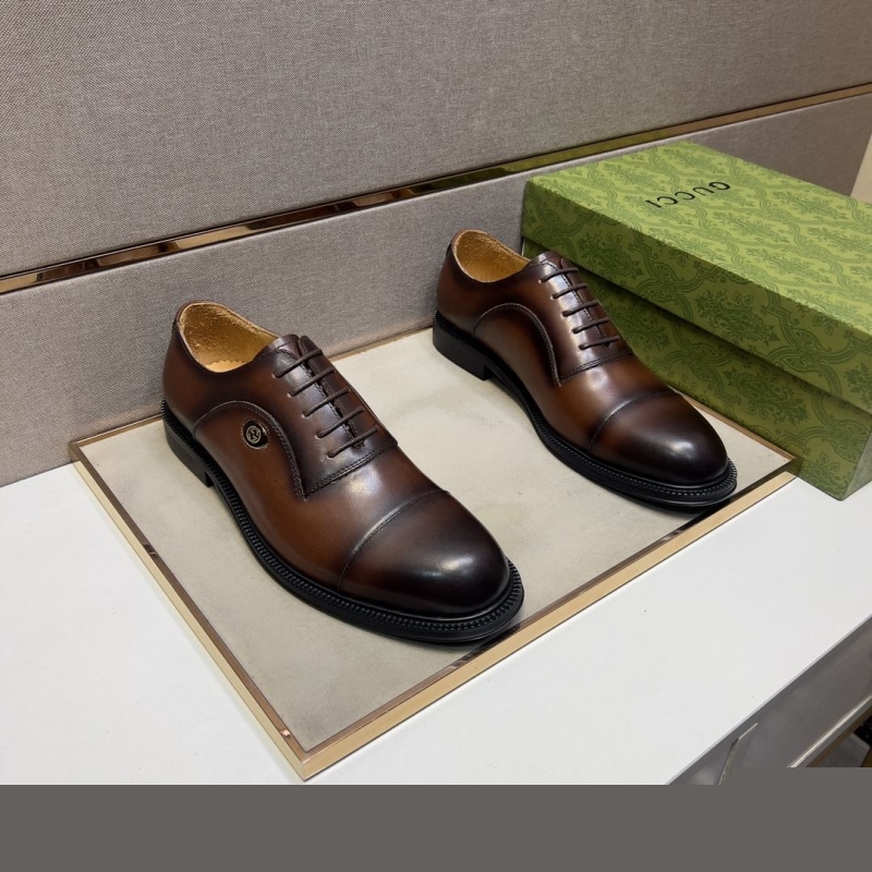 G*u*i leather shoes